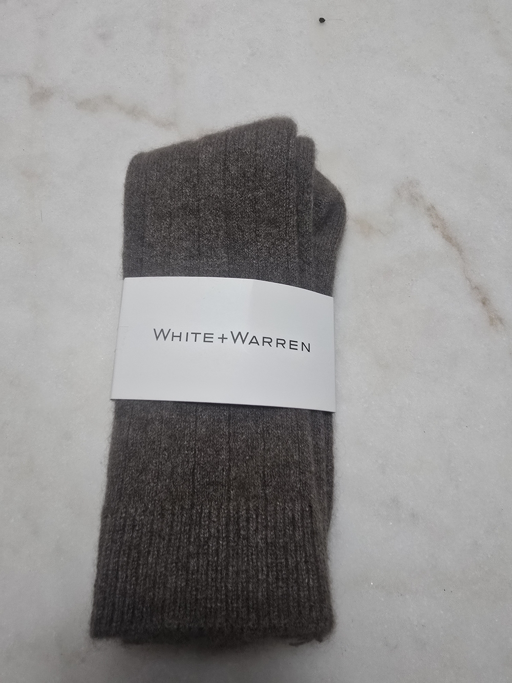 White + Warren Men’s Ribbed Crew Socks in Charcoal